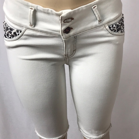 Apple you got the juice jean short Size 4 European Size 34 - Picture 2 of 4